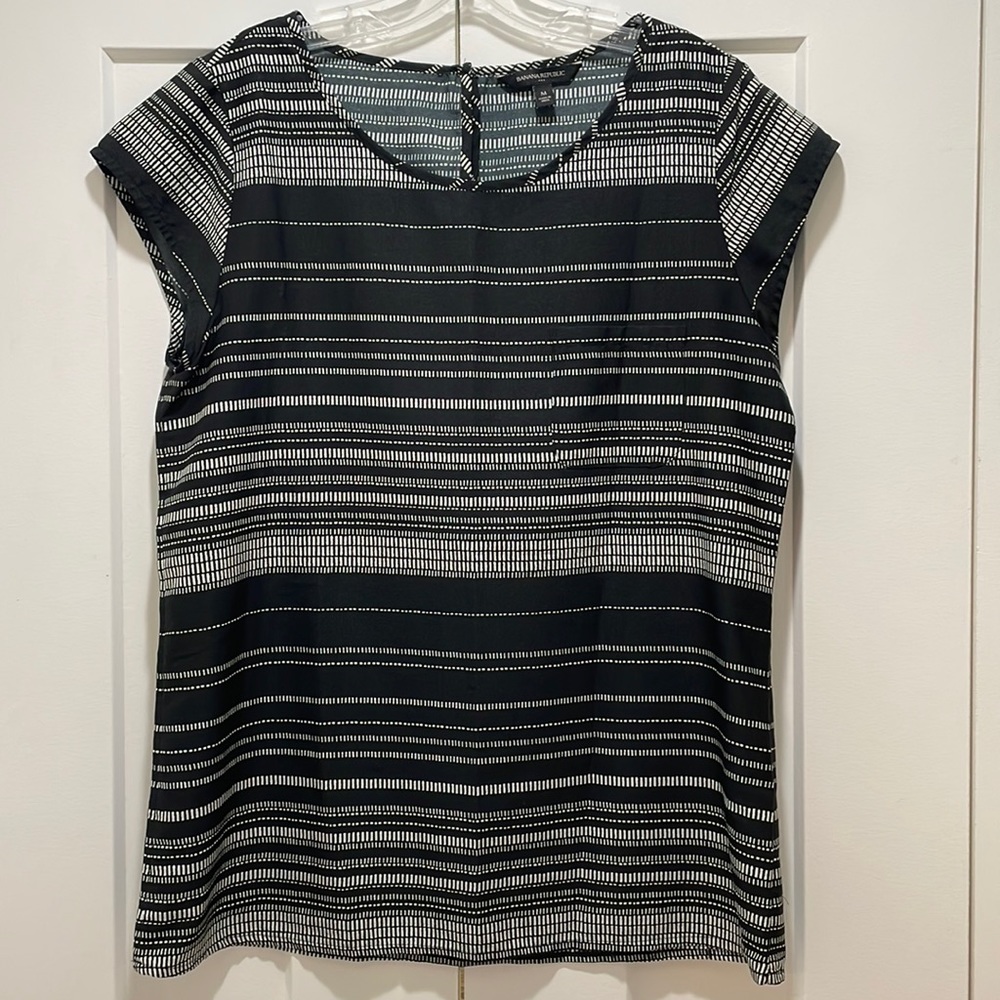 Black and White Crew Neck Top